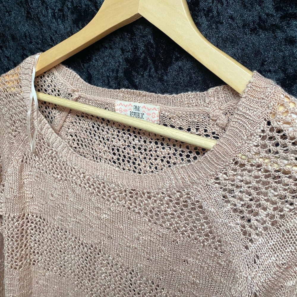Light pink sweater